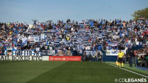 La afición del Leganés llena tres autobuses para ir a León